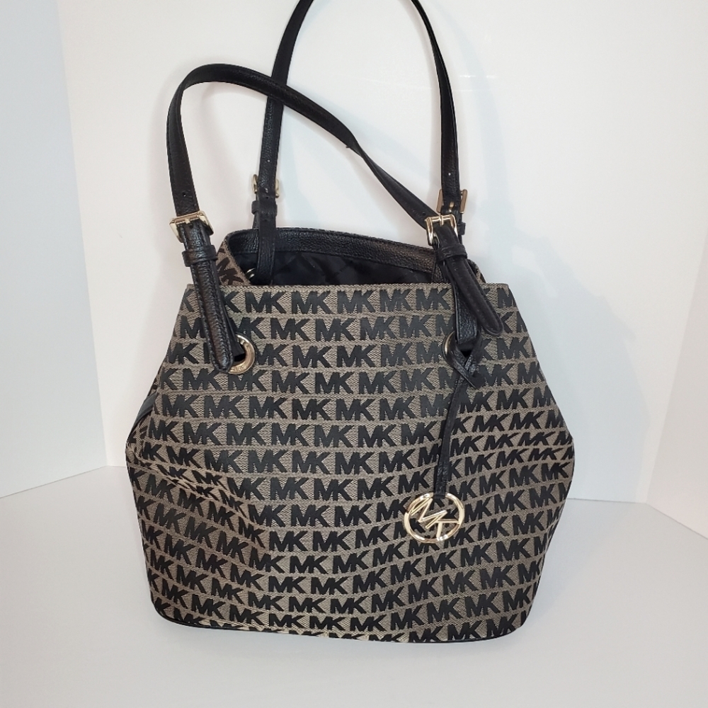 Michael Kors Gray Signature Jet Set Grab Bag Shoulder  Bag Gold Trim